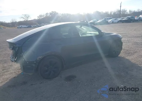 2024 Tesla Model Y Long Range Dual Motor All-Wheel Drive from USA, damaged, VIN 7SAYGAEEXRF176838